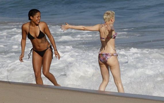 Jessie-J-Bikini-Photos -2013